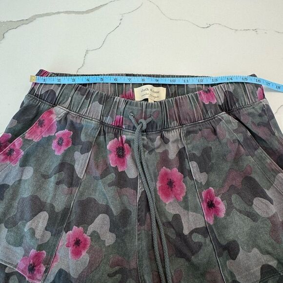 Cloth & Stone Camouflage Pants with Pink Floral Accents from Anthropologie - Picture 7 of 8